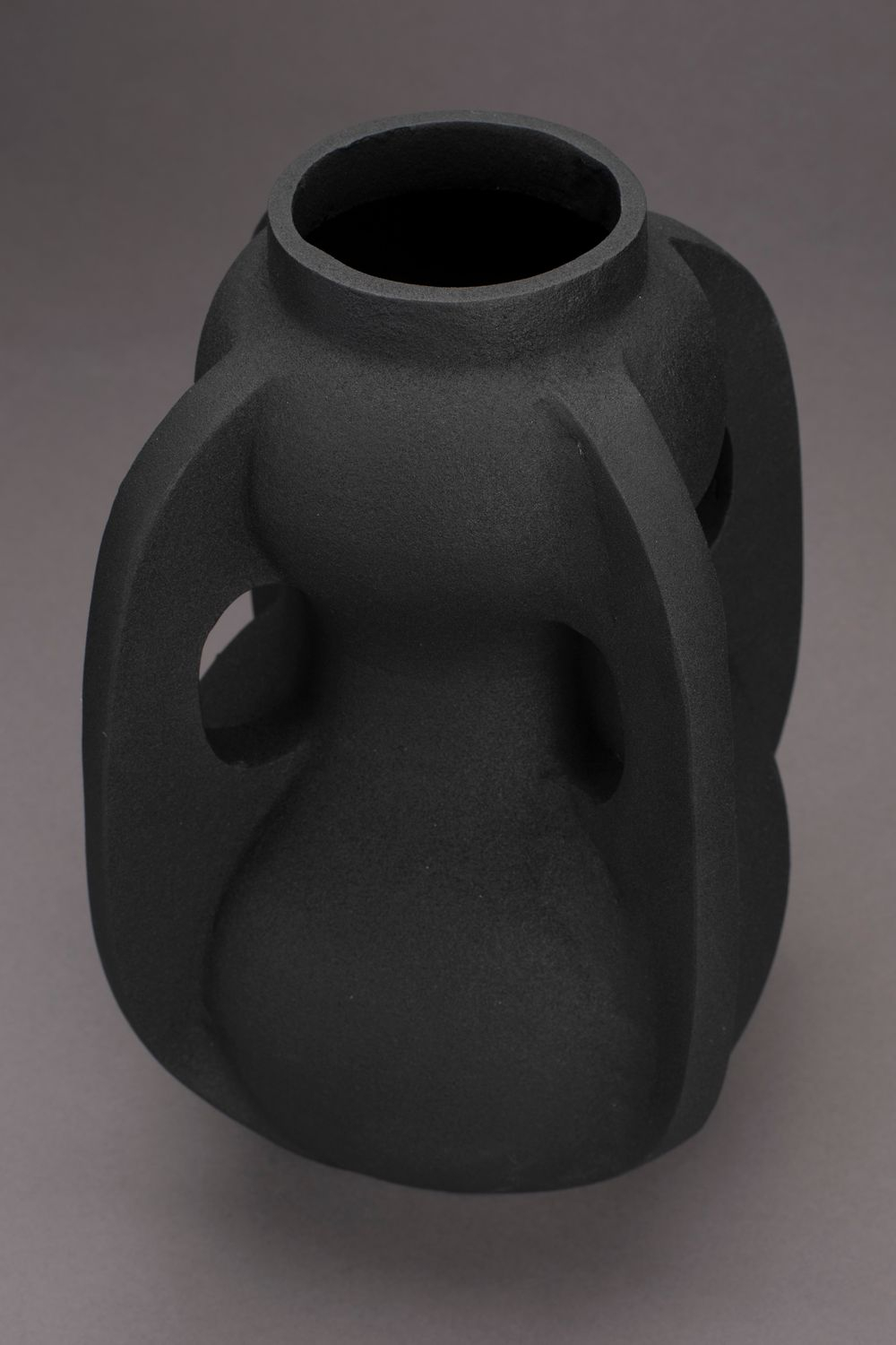 Thiago Vase L Black