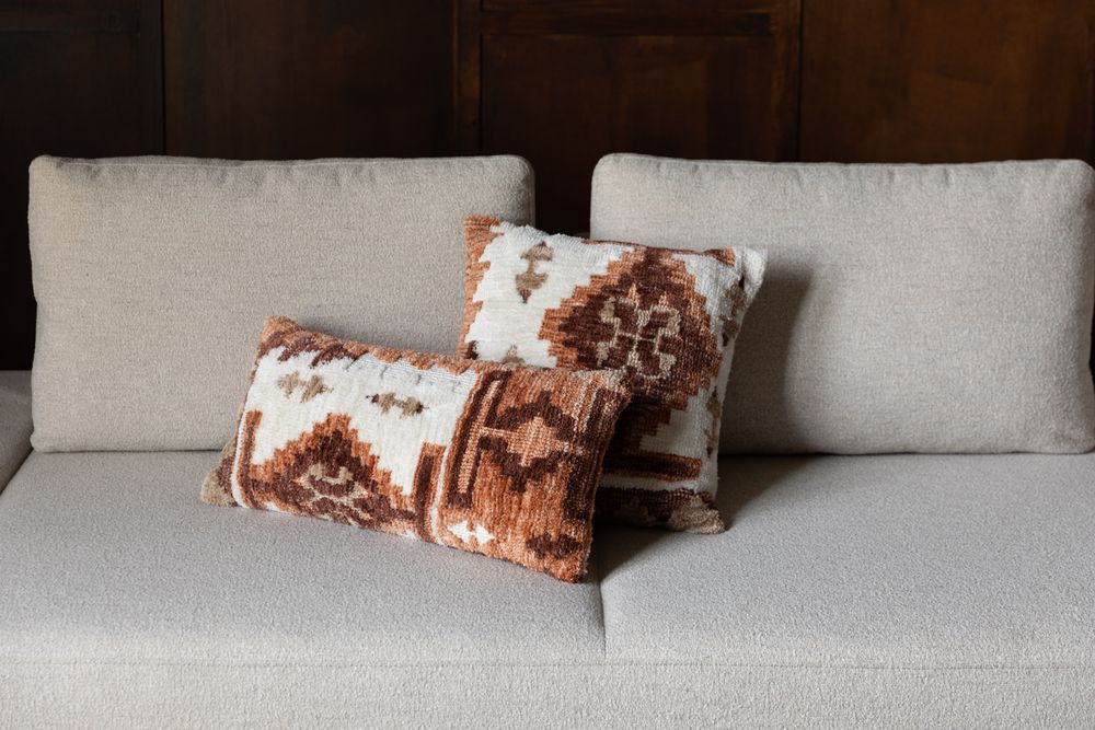 Maron Cushion 45x45 main product photo no-optimization