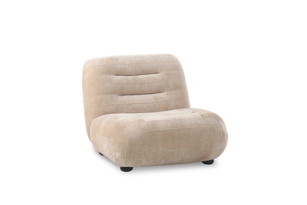Wyatt lounge chair Front Side